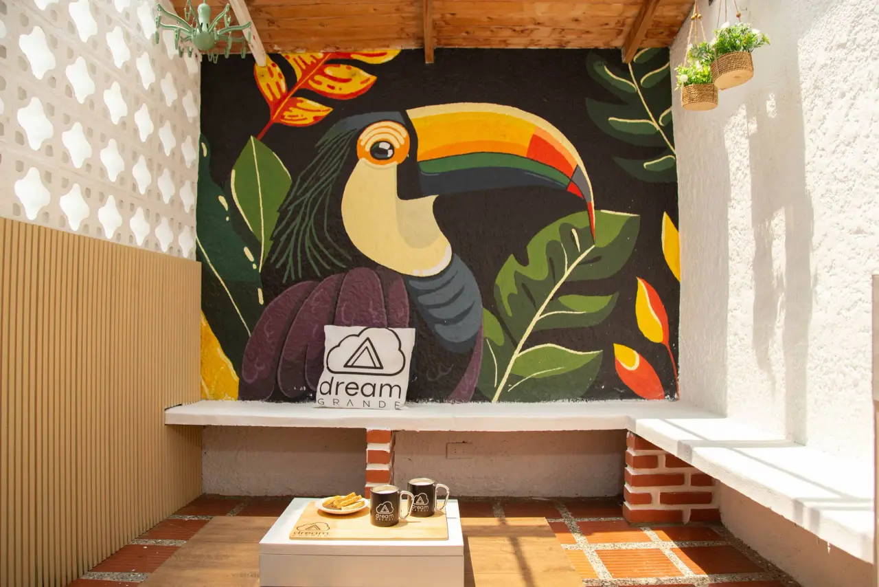 Dream Grande — A/C & Balcony in Envigado, Medellín