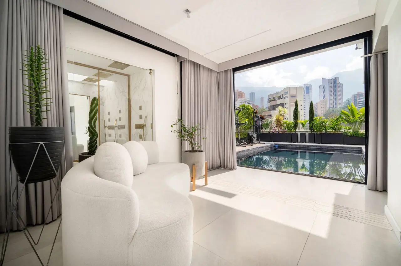 El Poblado Penthouse, El Poblado, Medellín (view 6)