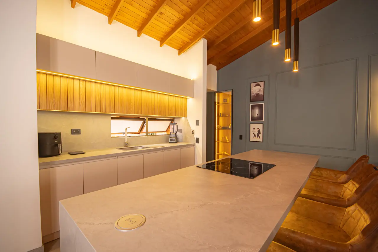 La Frontera Penthouse, Envigado, Medellín (view 4)