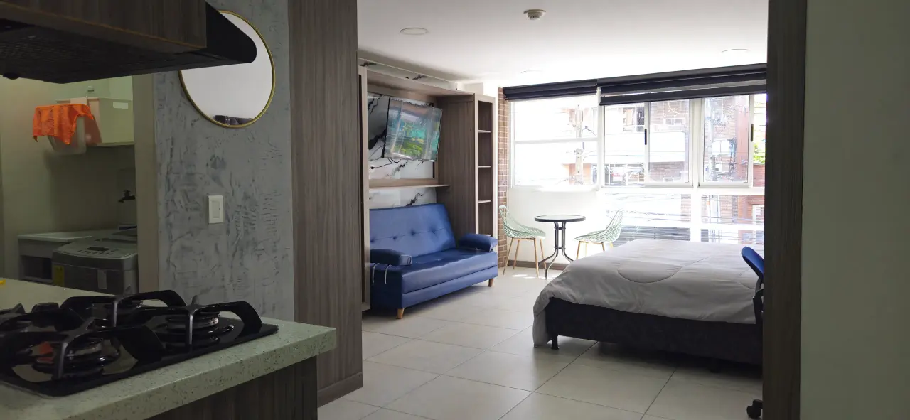 Laureles Studio — King Bed & Central in Laureles, Medellín